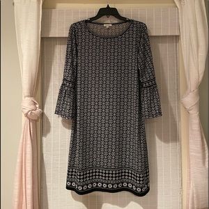 Max Studio Flare Sleeve Black and White Shift Dress